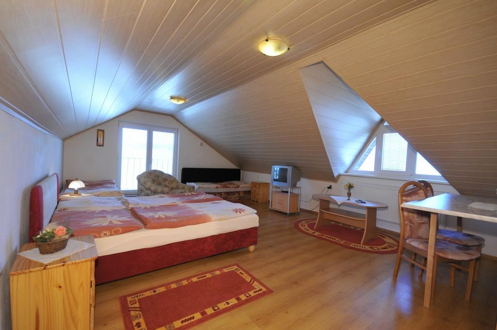 Penzion Drevenik Hotel Spisske Podhradie Ngoại thất bức ảnh